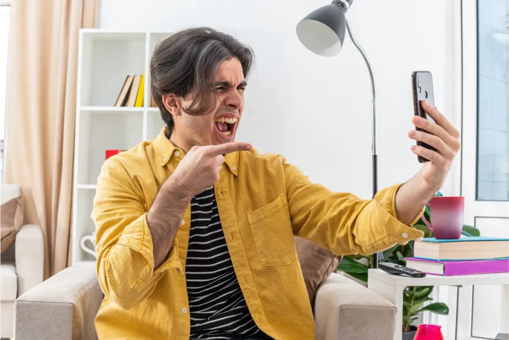 Celular Lento -imagem FREEPIK